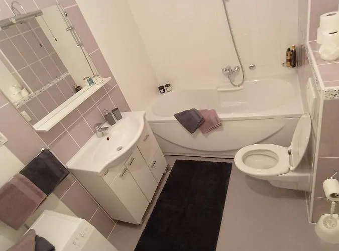 Apartman Adria With Underground Parking Makarska